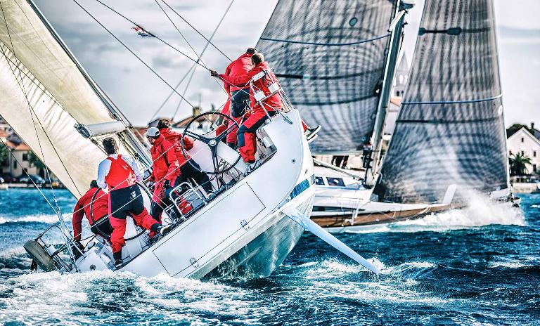 Coach or commancer? A modern CRO can be both - depending on the circumstances