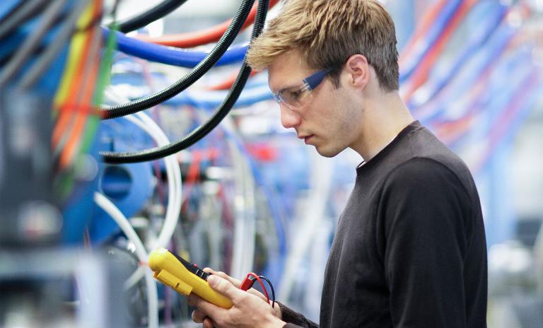 In a mature Industry 4.0 scenario, new professions and training concepts will emerge.