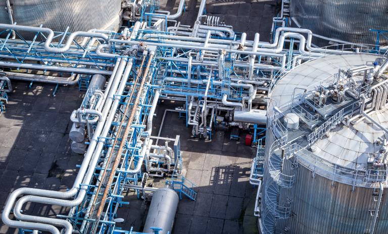 Steel pipelines in a refinery