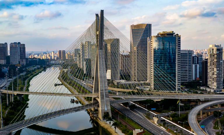 Lake and buildings with the sunset in the city of Londrina in Brazil