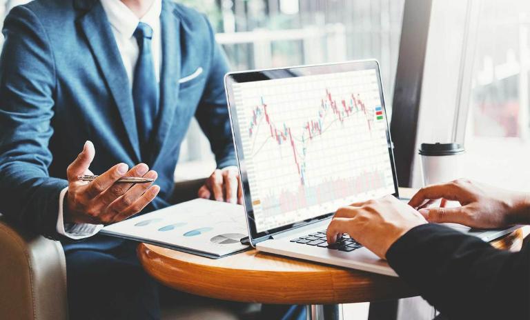 Unternehmen müssen das Gleichgewicht zwischen Kostensenkungen im IT-Bereich und digitalen Investitionen halten.