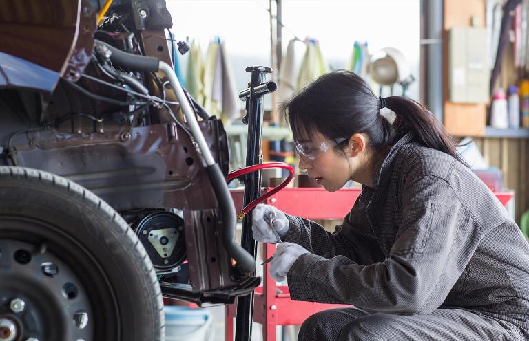 Um die Untergrabung ihrer Position zu vermeiden, sollten Ersatzteilhändler, Werkstattbetreiber und andere etablierte Akteure den Umbruch im Kfz-Aftermarket aktiv mitgestalten.