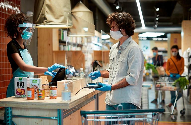 The shopping trend is moving towards lower consumption and greater price sensitivity.