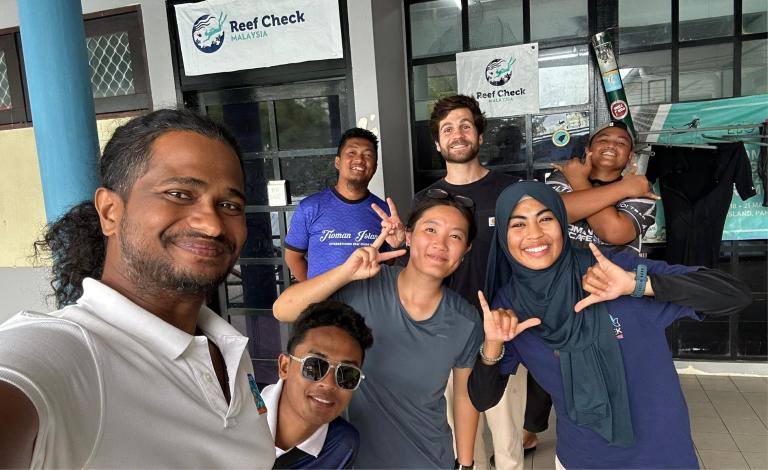 Cintai Tioman (Reef Check Malaysia) team
