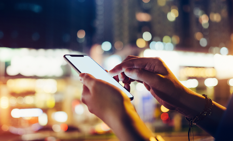 Better air, less traffic, more road safety: with the help of digital technologies, Smart Cities want to provide answers to the economic, social, and political challenges of the present and the future.