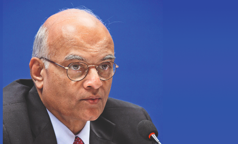 Ein Porträt von Shivshankar Menon, dem ehemaligen Sicherheitsberater der indischen Regierung. © laif/Bloomberg/Qilai Shen