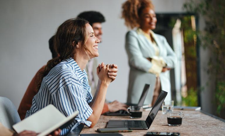 Decentralized organizations strongly favor a central transformation approach. They employ a top-down strategy across regions and divisions to improve efficiencies and reduce operational costs.