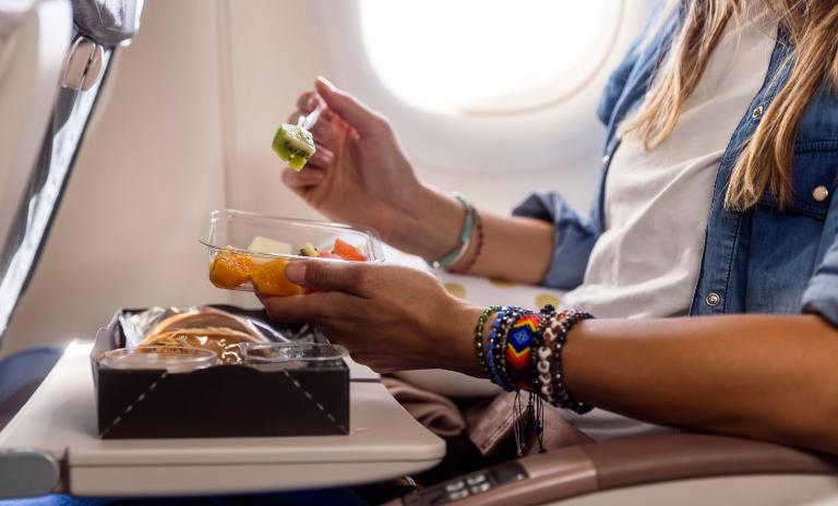 The global airline catering market is estimated at EUR 19.5 bn for 2025.