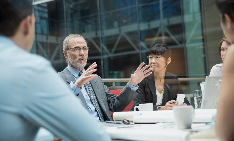 Die Zahl der restrukturierungsbedürftigen Unternehmen wird nach Ansicht von Experten in Zukunft weiter zunehmen, gleichzeitig steigen Komplexität und Kosten der Neuausrichtung. Damit droht die eigentliche leistungswirtschaftliche Sanierung in den Hintergrund zu rücken.