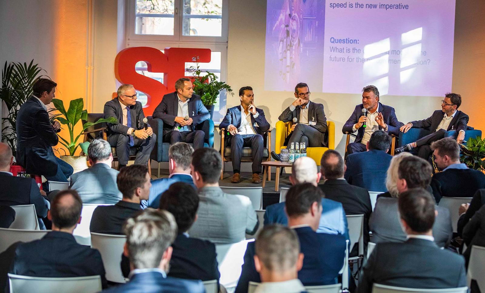 Adaption is the new normal: Innogy's Ulrich Piepel (speaking) and a panel of CPOs discuss digital challenges for procurement.