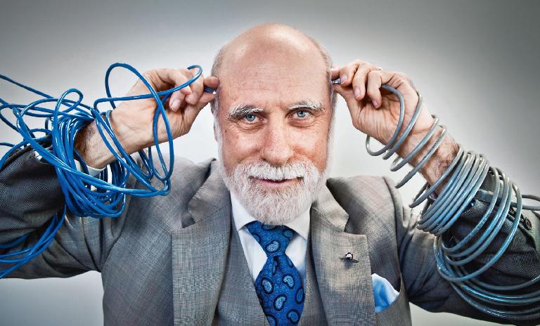 An illustration of Vinton Cerf surrounded by continents and planets connected by undersea cables © Sören Kuz
