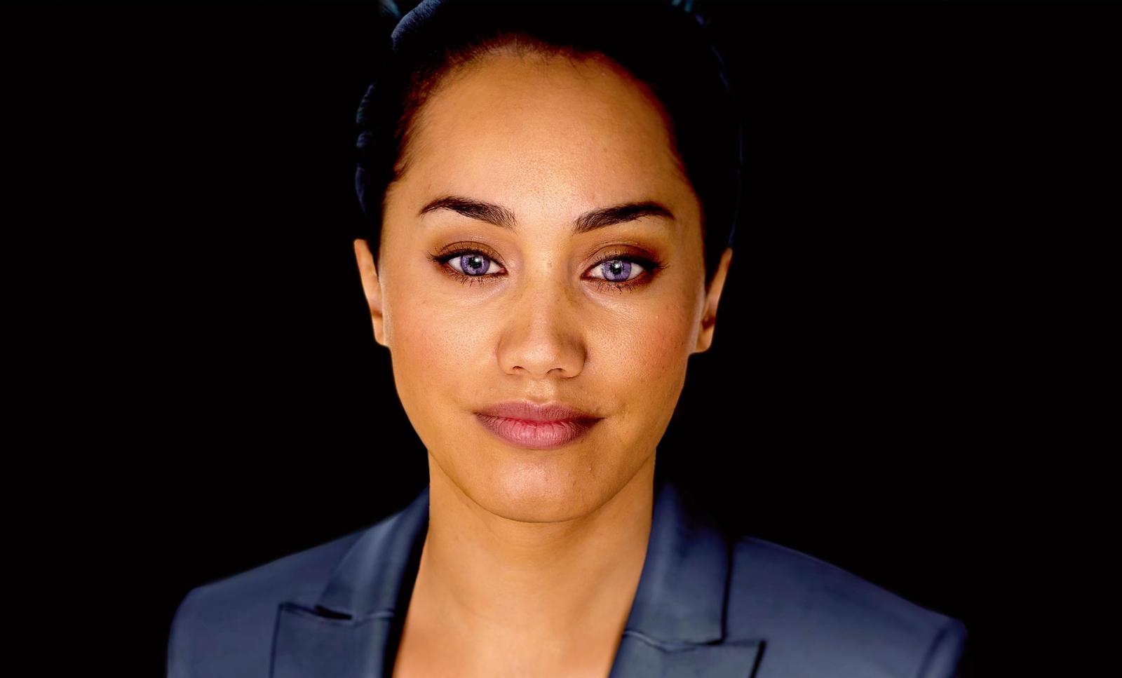 A small signal: Ava's purple irises communicate her AI status to humans.