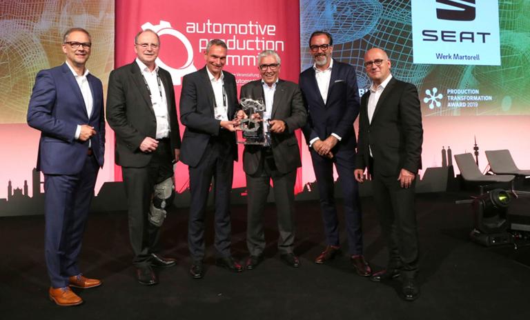 Von links: Hilmar Dunker (Automobil Produktion), Michael Rüger, Rainer Fessel (Plant Director SEAT Martorell), Enric Martí Torres (Director Logistics SEAT Martorell), Rolf Janssen, Ralf Bretting (Automobil Produktion)