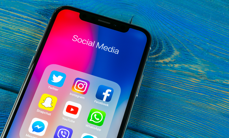 Social networks and social commerce still have great potential, especially for retailers. More and more people trust the recommendations of influencers; user data can help to develop innovative products or increase the efficiency of marketing campaigns.
