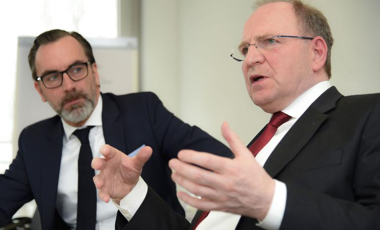 Interview mit Rolf Janssen und Michael W. Rüger über anstehende Transformationen in der Automobilproduktion.