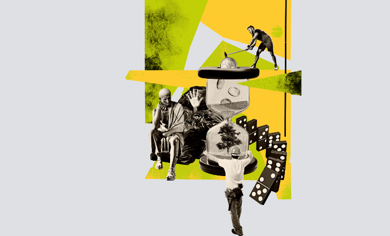 An ancient Greek man sits in classic thinker pose on trash bags. A hand reaches out of them. (c) Klawe Rzeczy, Getty Images
A man hits down Euro coins with a picking hammer into an hourglass. A craftsman with a safety helmet holds the hourglass. Dominoes fall next to him. (c) Klawe Rzeczy, Getty Images