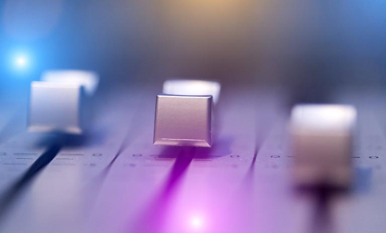 Making music with artificial intelligence involves a huge amount of data and high processing power - and leads to the promise of exceptional virtuosity.