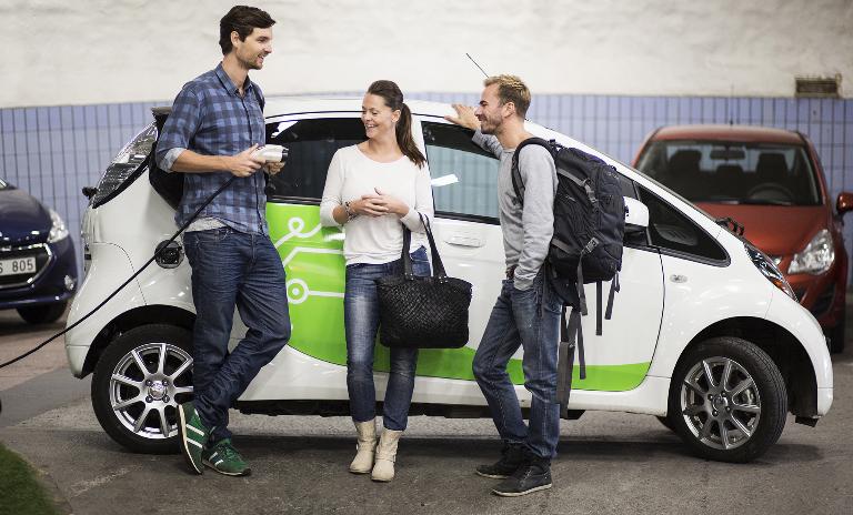 "OEMs are still struggling with high battery costs and weight." A suitable range is still a challenge for most electric cars