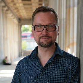 Tobias, Partner